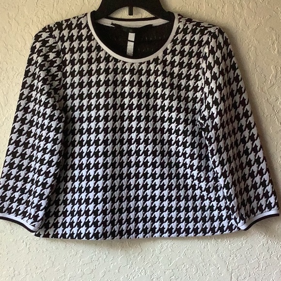 Kenzie women’s top - Picture 2 of 5